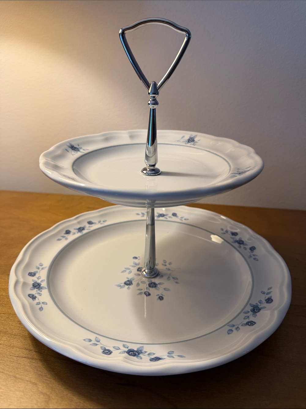 Vintage Pfaltzgraff Poetry Glossy 2-tier Porcelain Serving Stand.